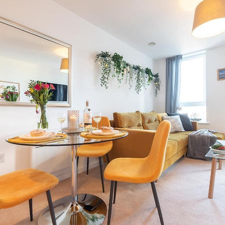 Amber Apartment Oasis - Your Gateway To Southampton'S Vibrant Heart, Port, Shopping Exteriör bild