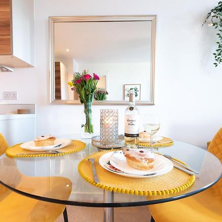Amber Apartment Oasis - Your Gateway To Southampton'S Vibrant Heart, Port, Shopping Exteriör bild