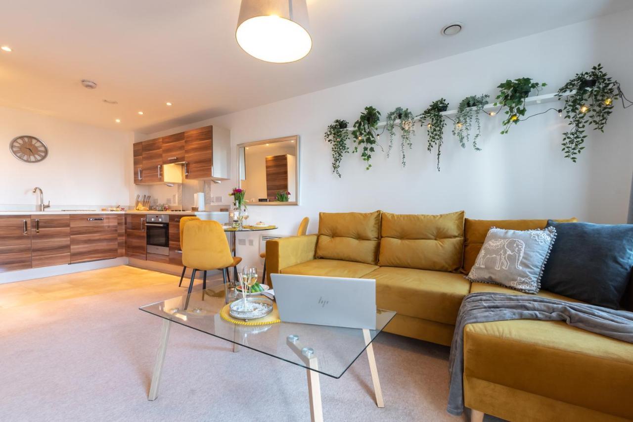 Amber Apartment Oasis - Your Gateway To Southampton'S Vibrant Heart, Port, Shopping Exteriör bild