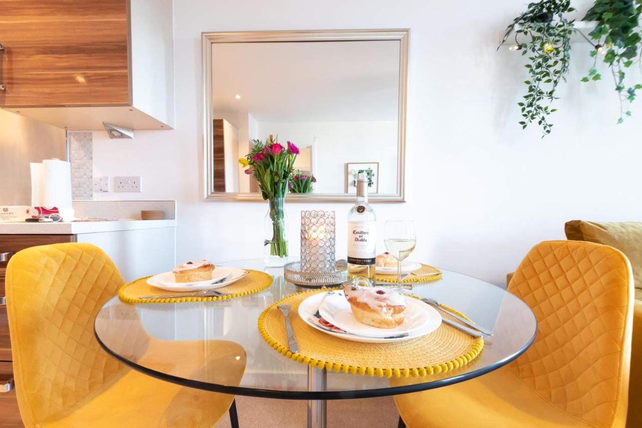 Amber Apartment Oasis - Your Gateway To Southampton'S Vibrant Heart, Port, Shopping Exteriör bild