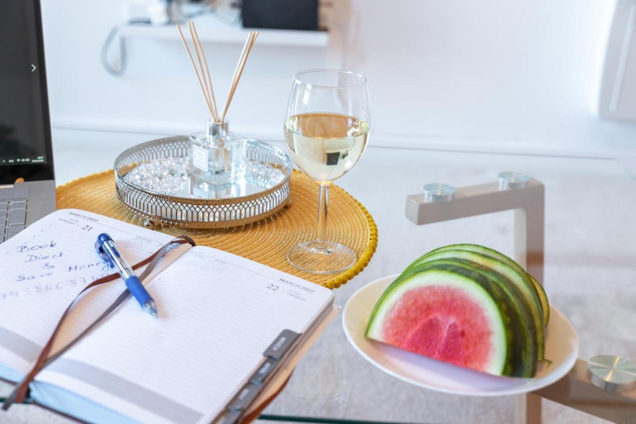 Amber Apartment Oasis - Your Gateway To Southampton'S Vibrant Heart, Port, Shopping Exteriör bild