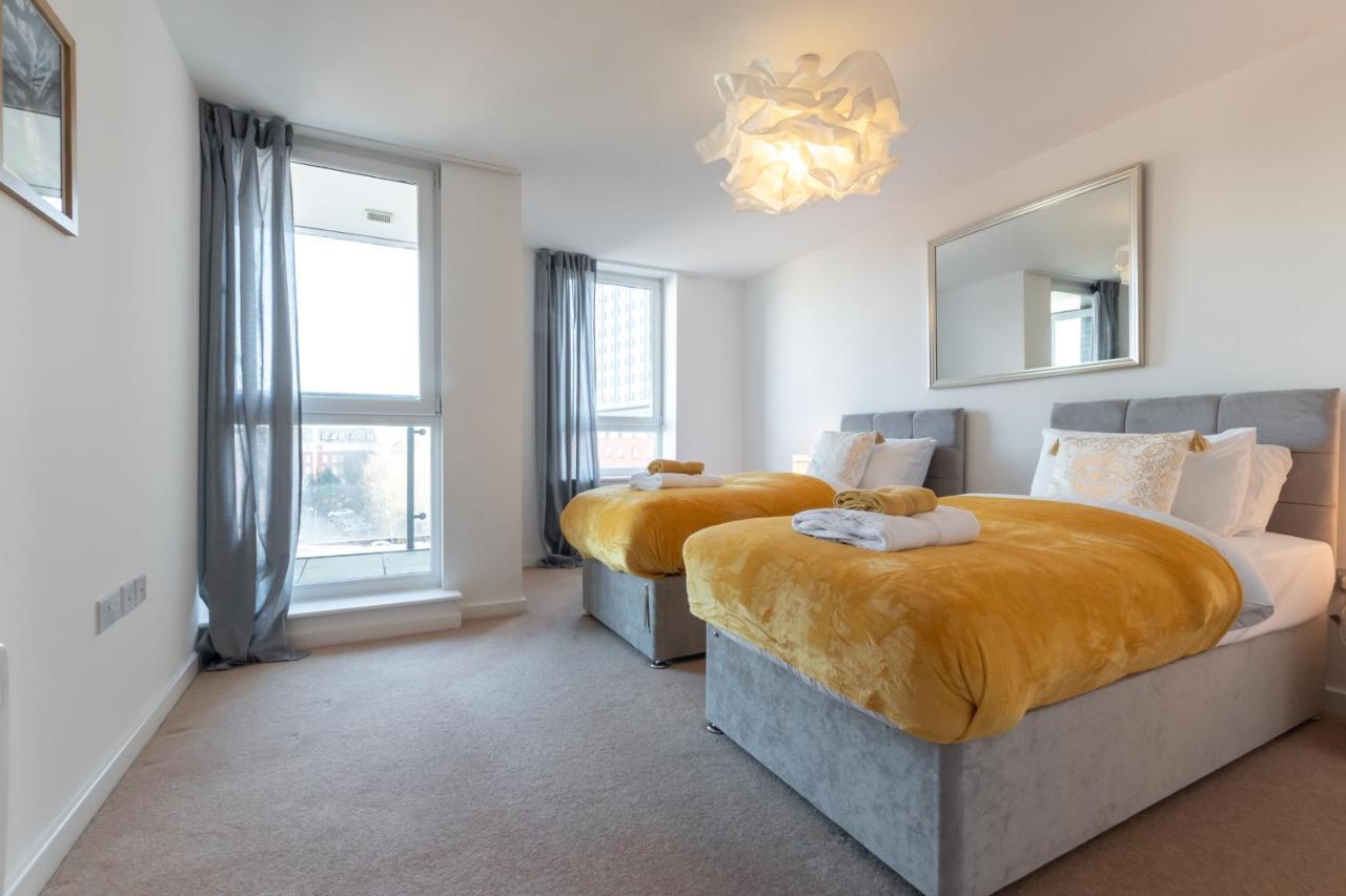 Amber Apartment Oasis - Your Gateway To Southampton'S Vibrant Heart, Port, Shopping Exteriör bild