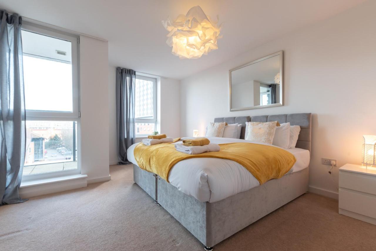 Amber Apartment Oasis - Your Gateway To Southampton'S Vibrant Heart, Port, Shopping Exteriör bild