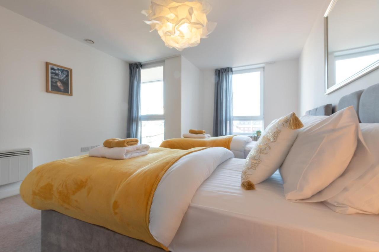 Amber Apartment Oasis - Your Gateway To Southampton'S Vibrant Heart, Port, Shopping Exteriör bild
